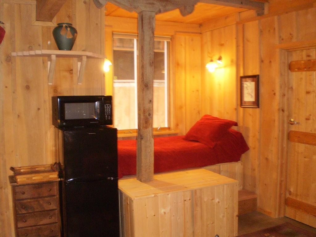 Silver River Adobe Inn Bed And Breakfast Farmington Bagian luar foto