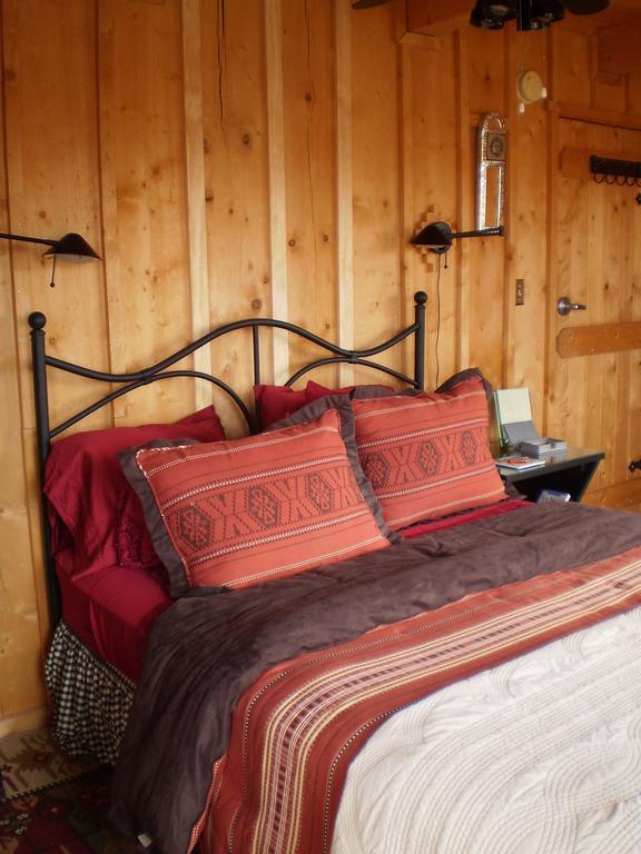 Silver River Adobe Inn Bed And Breakfast Farmington Bagian luar foto