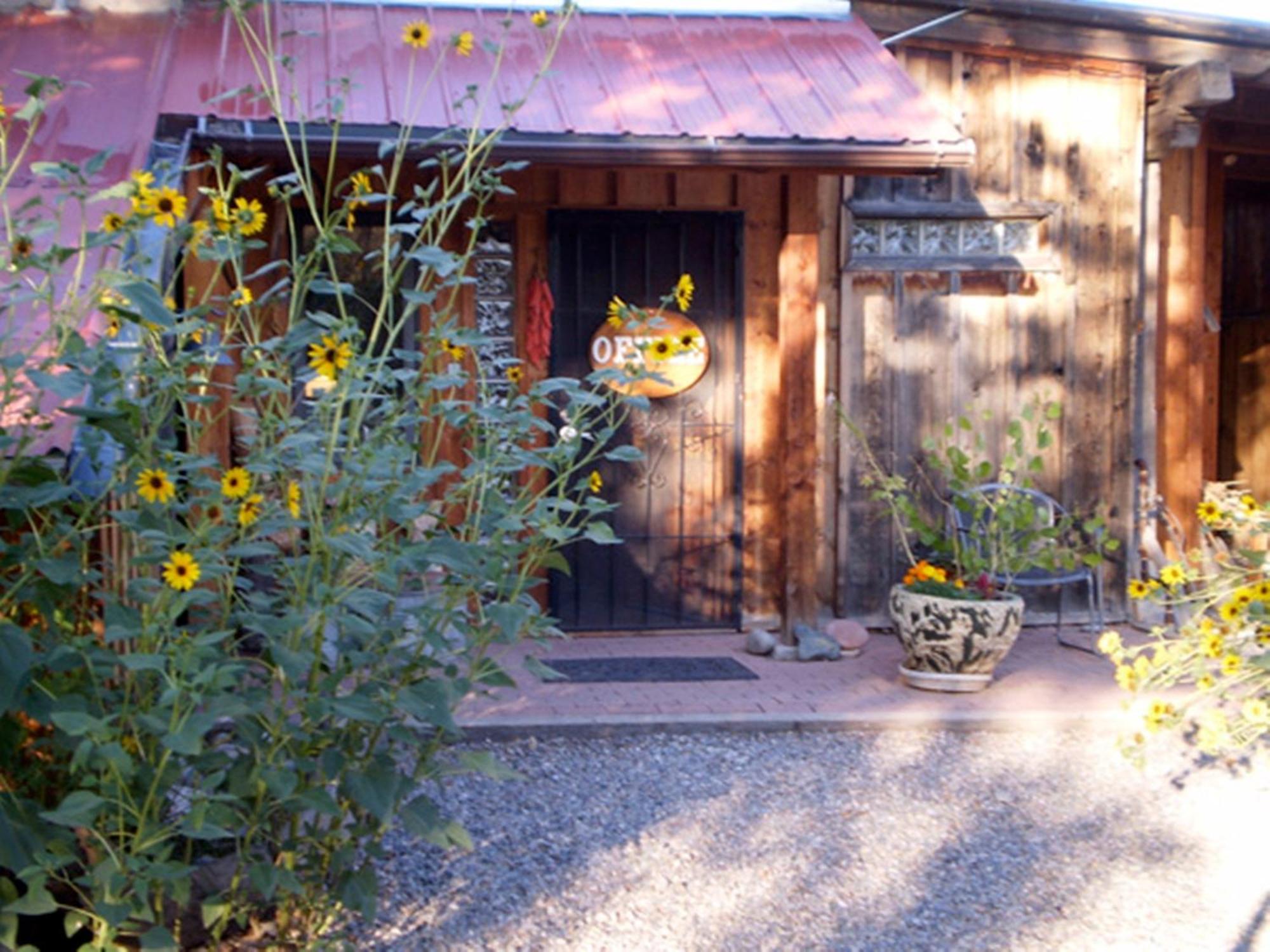 Silver River Adobe Inn Bed And Breakfast Farmington Bagian luar foto