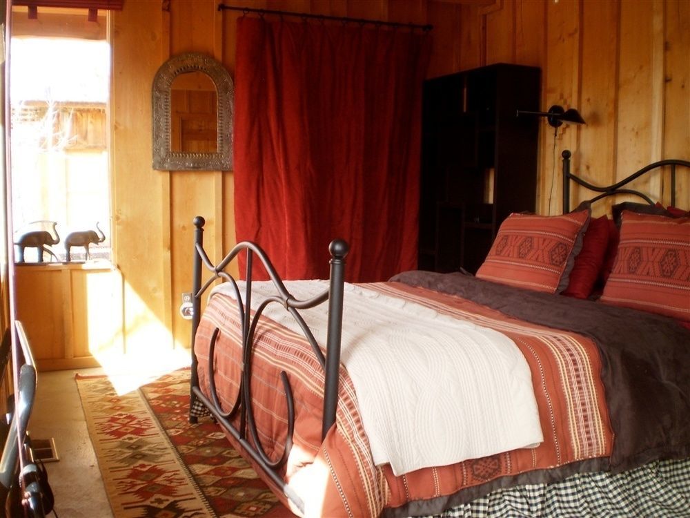 Silver River Adobe Inn Bed And Breakfast Farmington Bagian luar foto